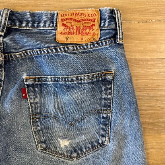 Levi’s 501 Blue Denim Button Fly High Waisted Blue Jeans Size 32 Classic Iconic - Picture 7 of 11